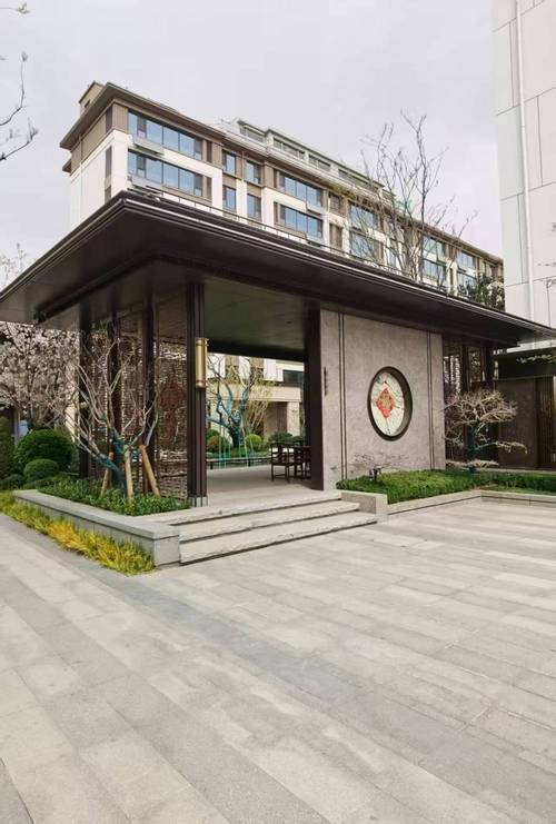 批发;五金产品零售;国内贸易代理;园林绿化工程施工;金属门窗工程施工
